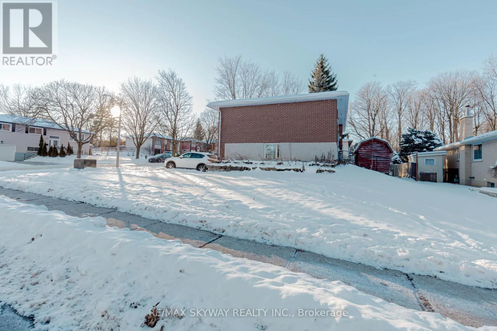 512 GLENDENE CRESCENT