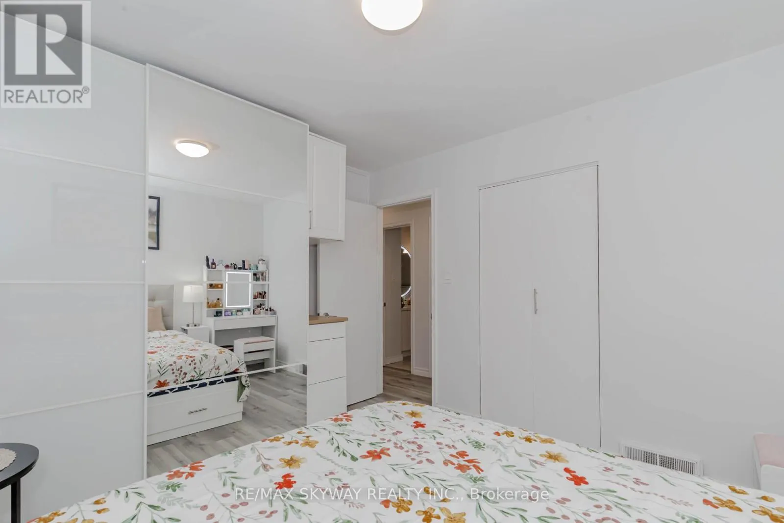 512 GLENDENE CRESCENT