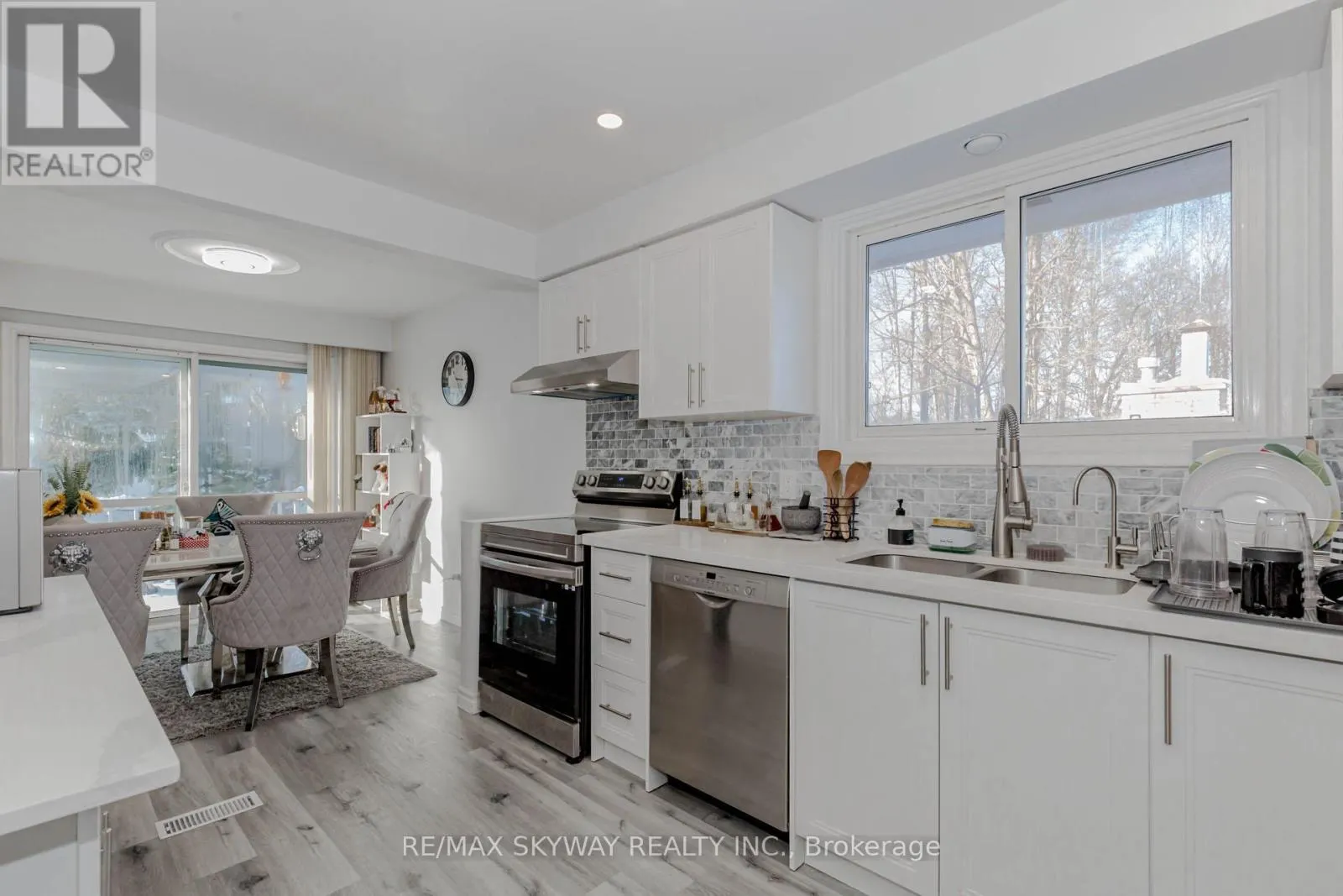 512 GLENDENE CRESCENT