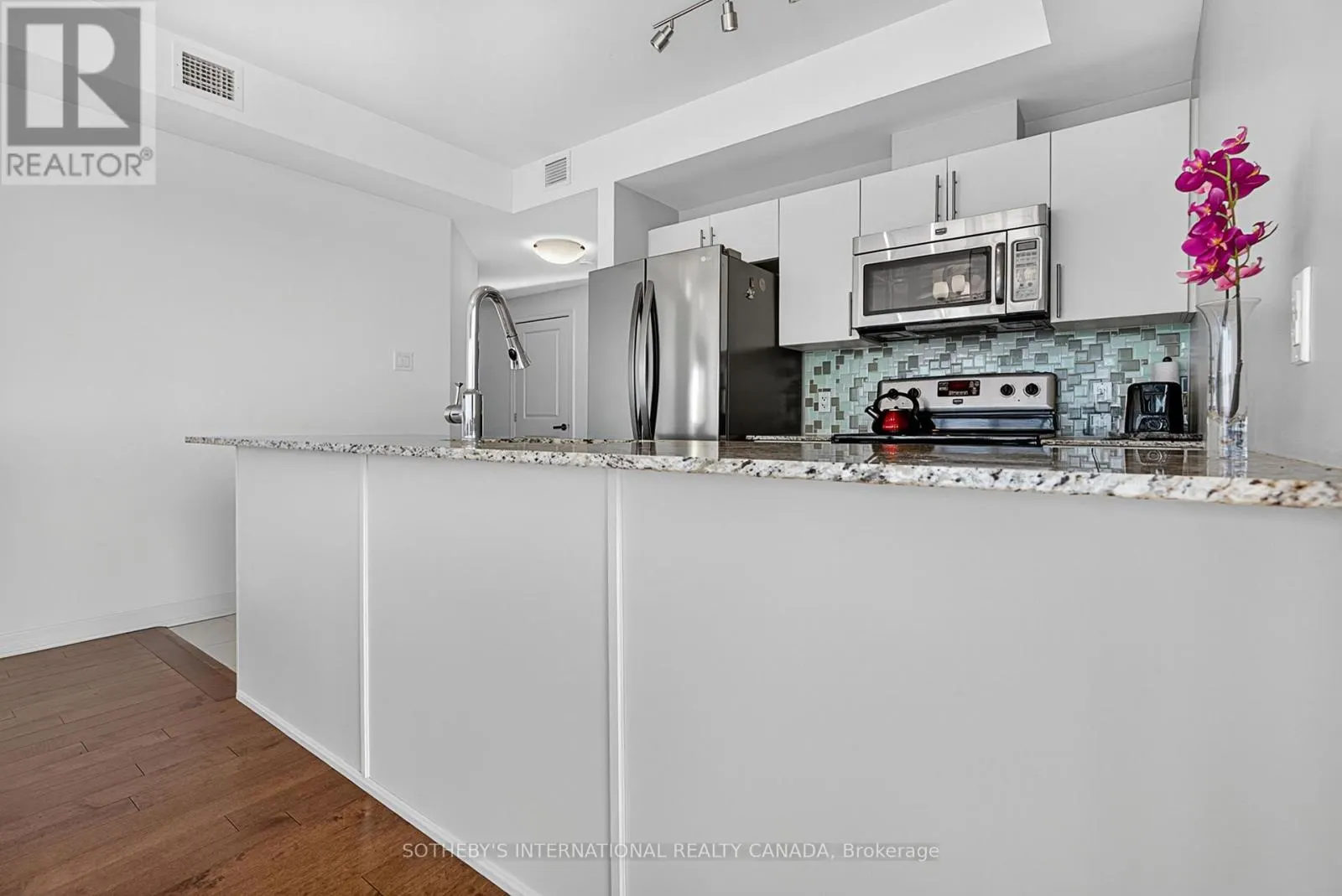 1509 - 90 LANDRY STREET