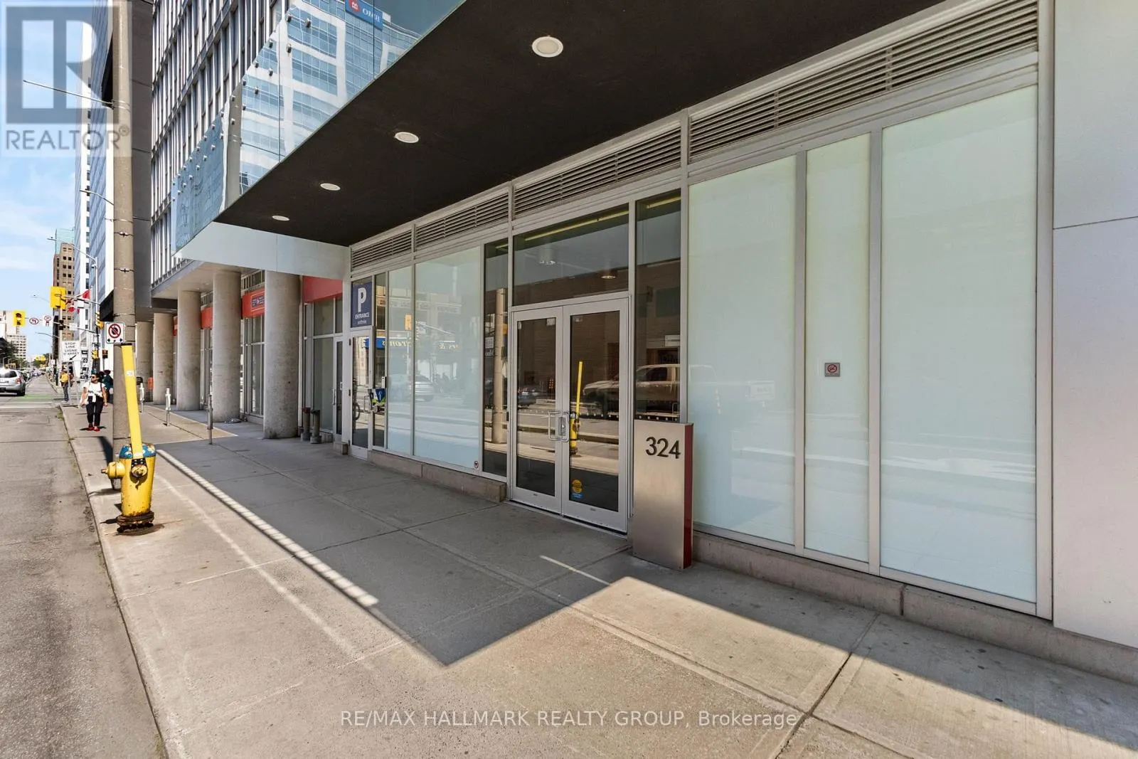 2105 - 324 LAURIER AVENUE W