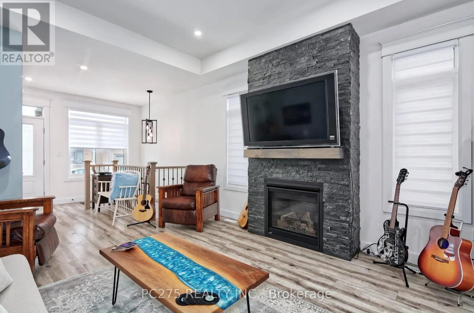 41 - 159 COLLINS WAY, #41
