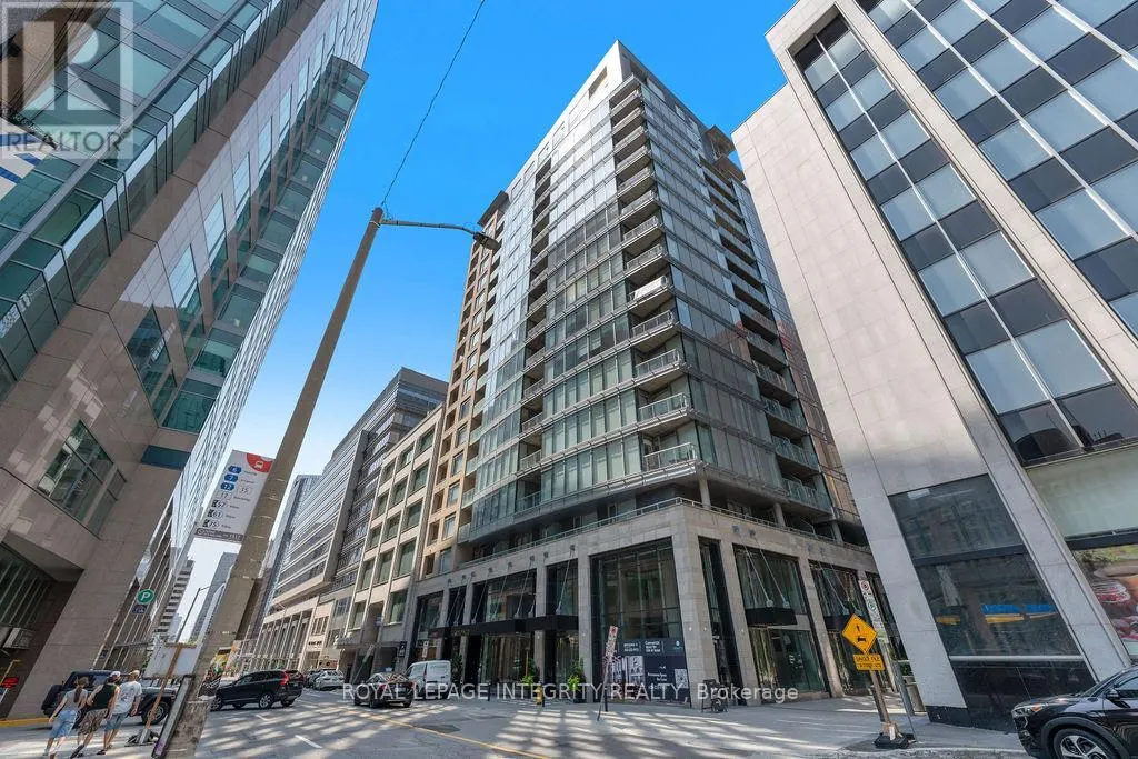 802 - 101 QUEEN STREET
