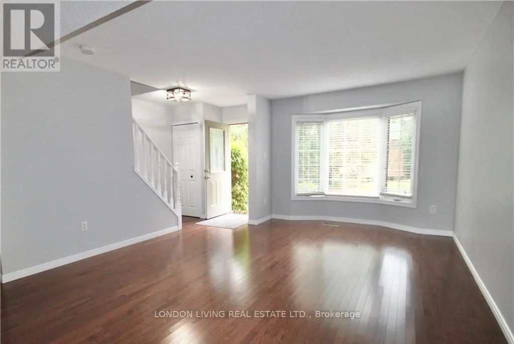 82 - 70 CHAPMAN COURT, #82