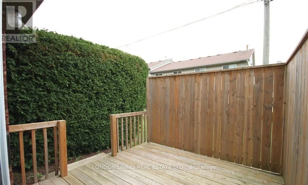 82 - 70 CHAPMAN COURT, #82