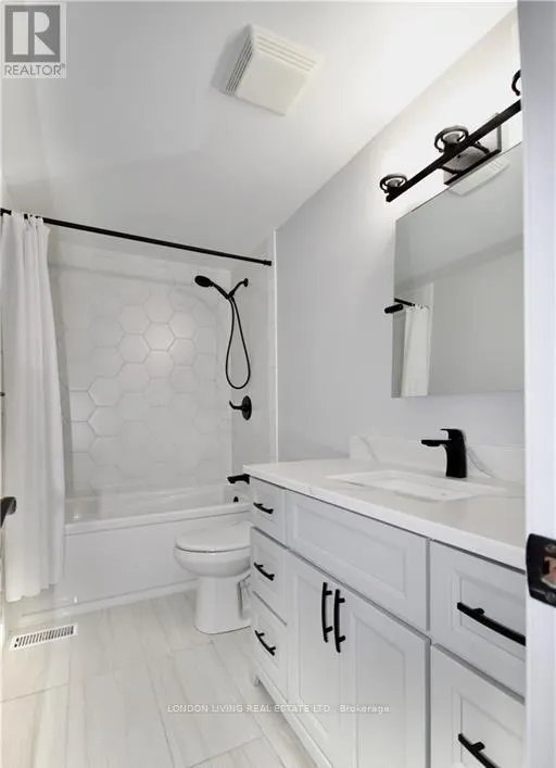 82 - 70 CHAPMAN COURT, #82