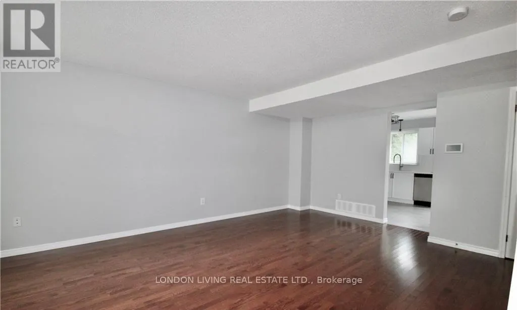 82 - 70 CHAPMAN COURT, #82