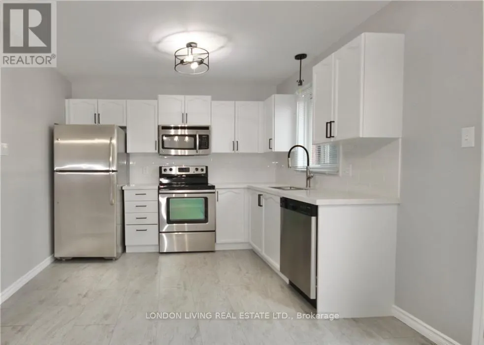 82 - 70 CHAPMAN COURT, #82
