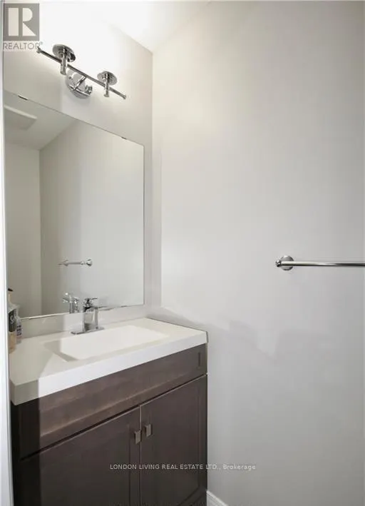 82 - 70 CHAPMAN COURT, #82