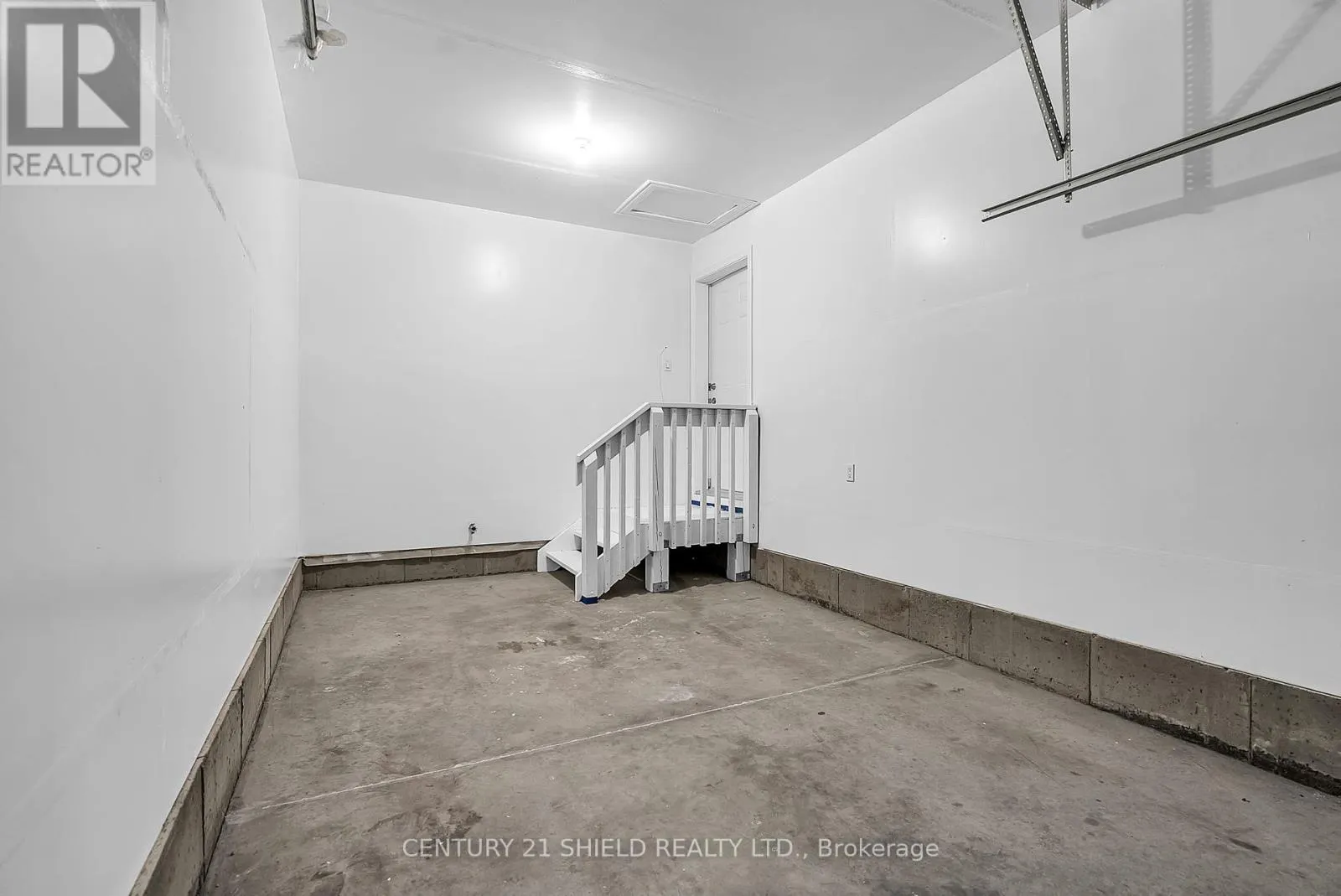 225 THIRD STREET W
