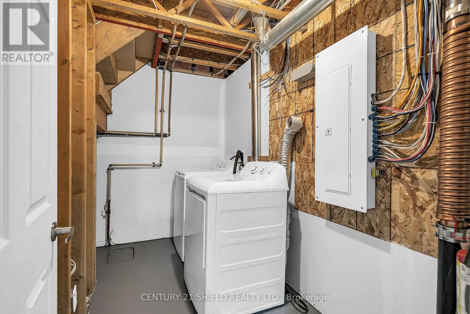225 THIRD STREET W