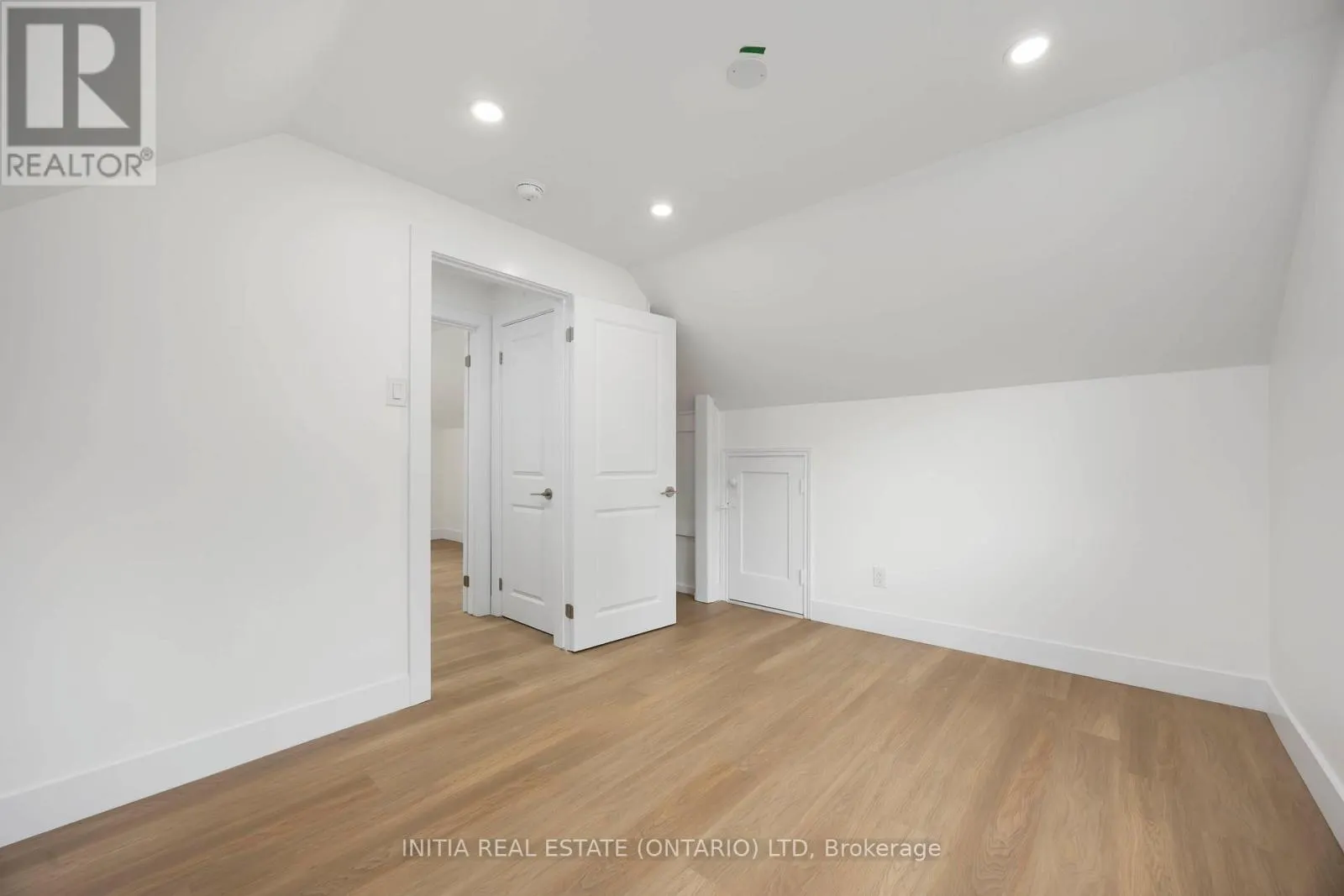 136 CHESTNUT AVENUE