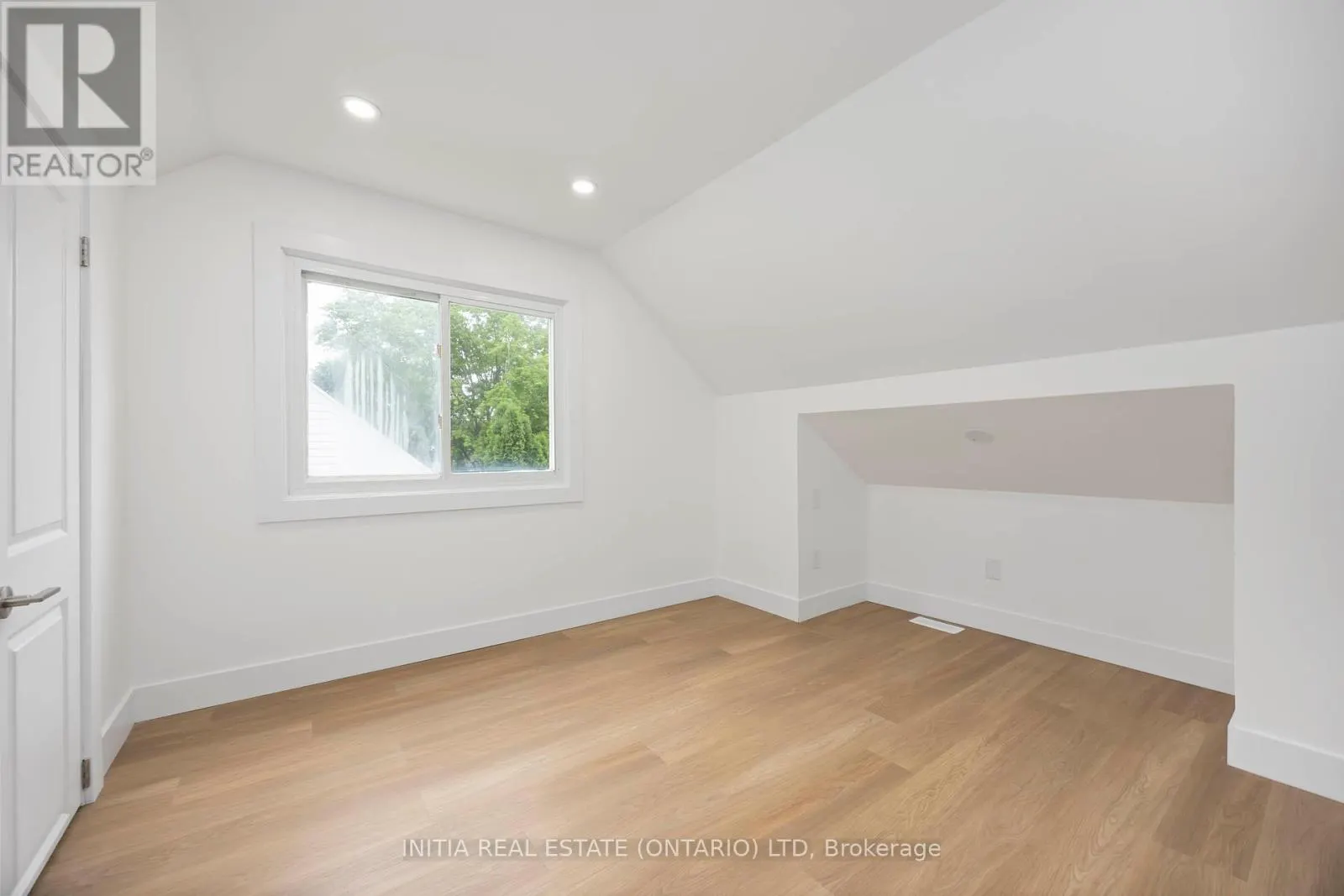 136 CHESTNUT AVENUE