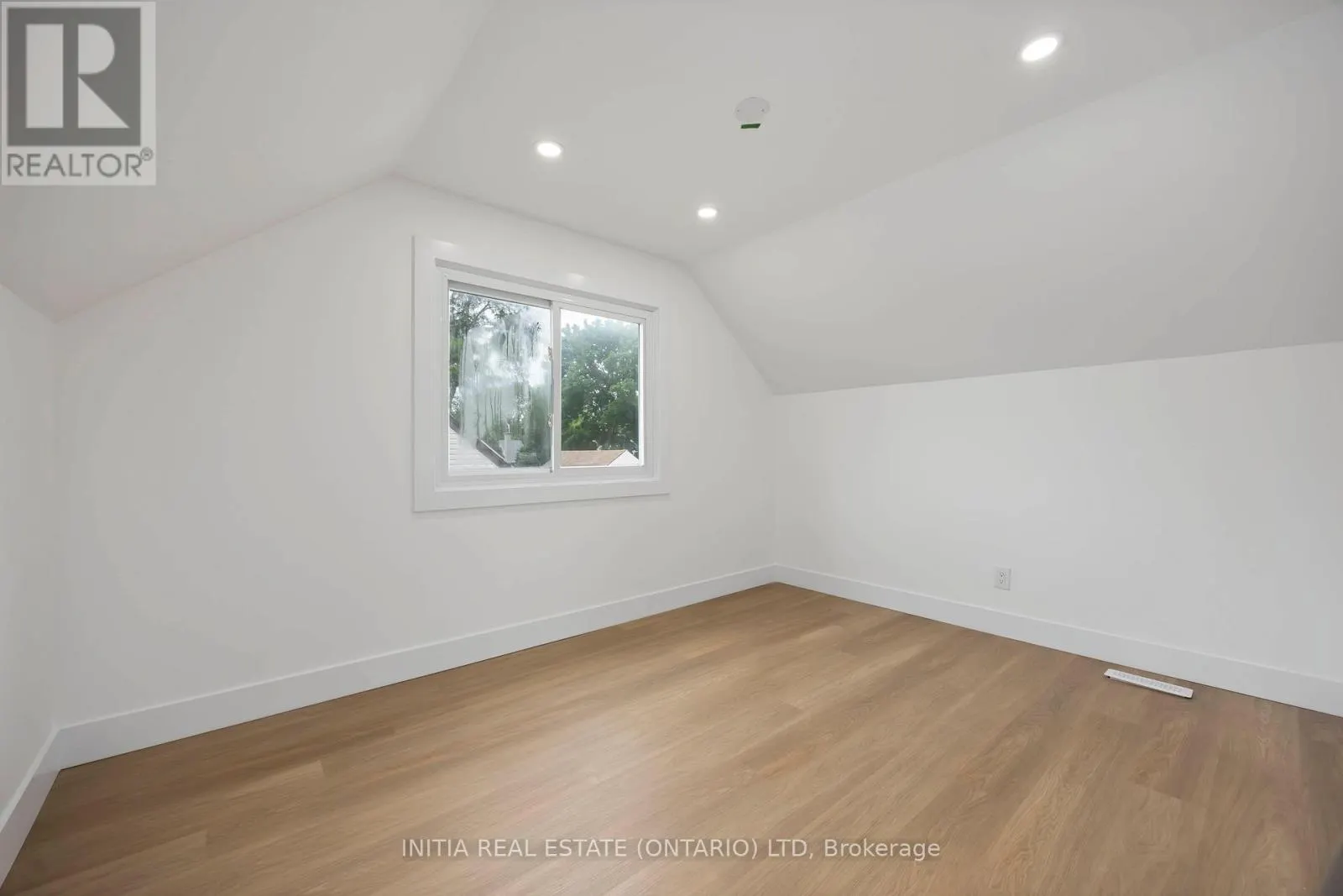 136 CHESTNUT AVENUE