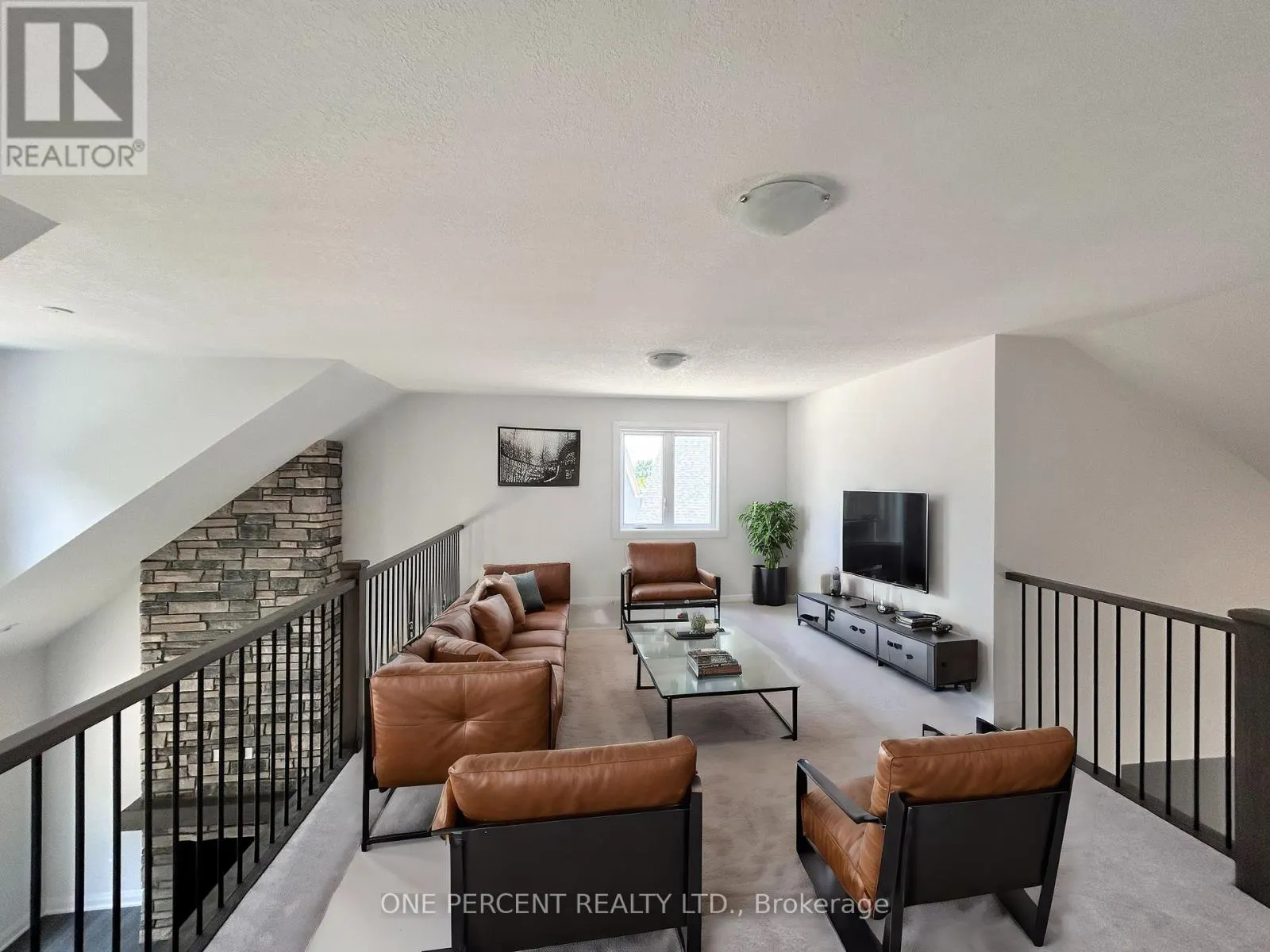 122 BEACON DRIVE