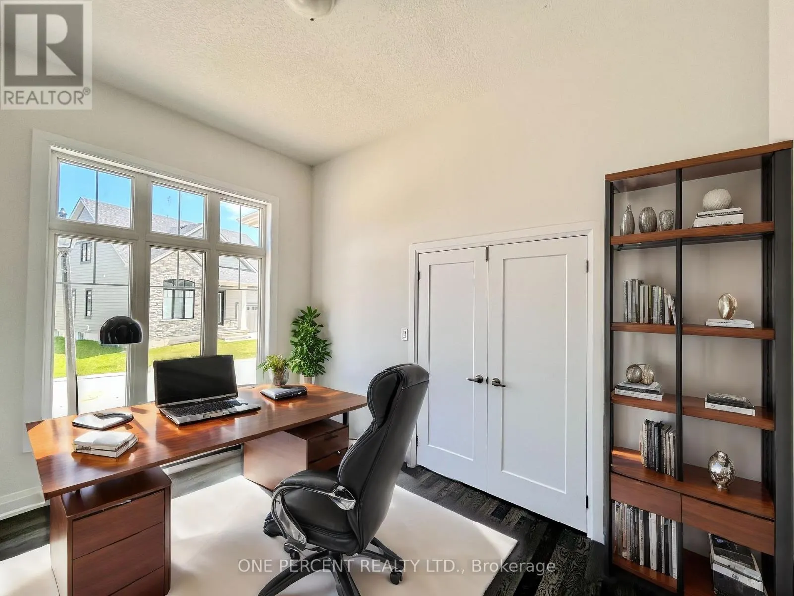 122 BEACON DRIVE