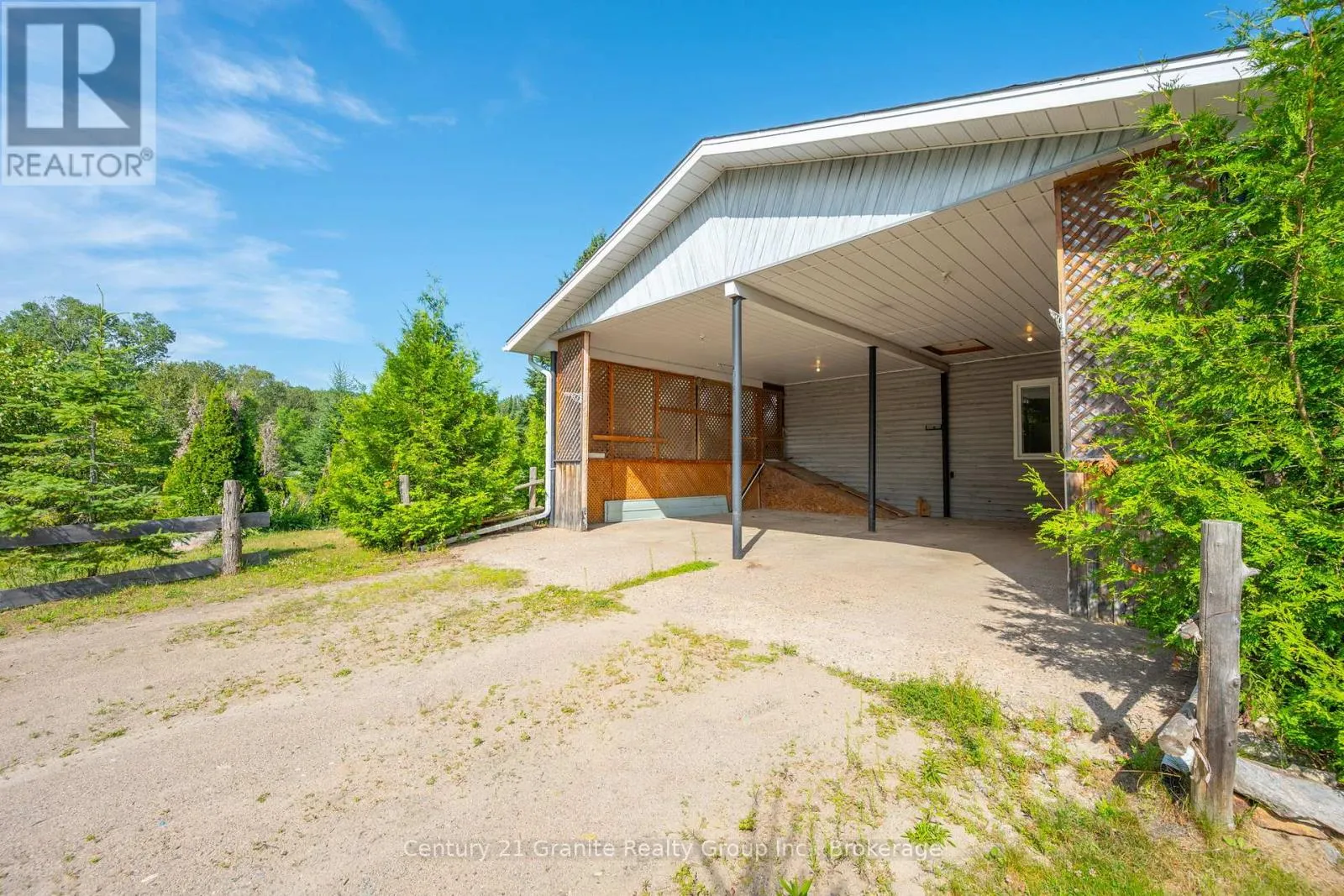 10 HILLSIDE ROAD