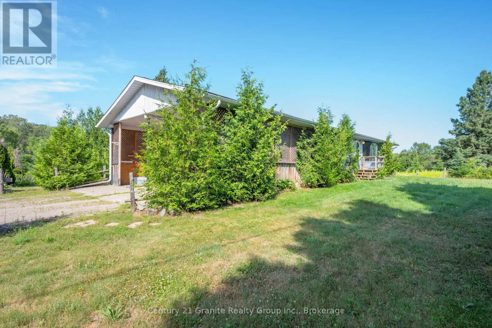10 HILLSIDE ROAD