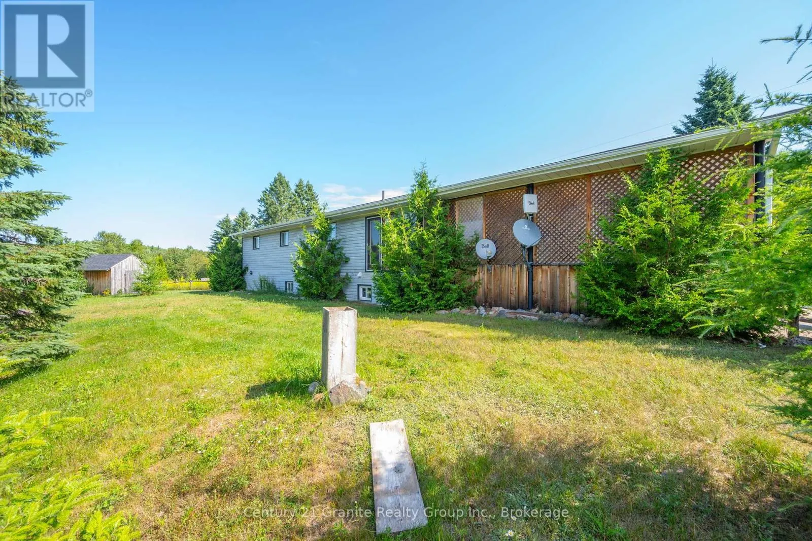 10 HILLSIDE ROAD