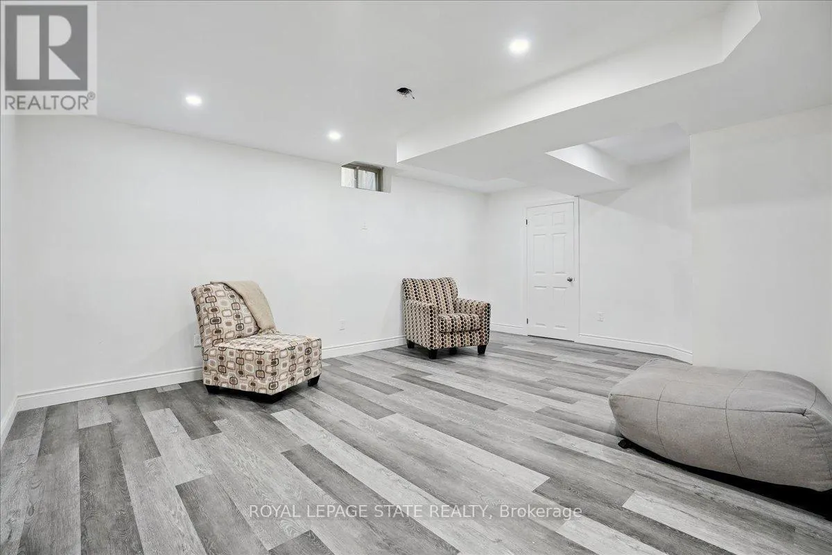 95 HEMLOCK WAY