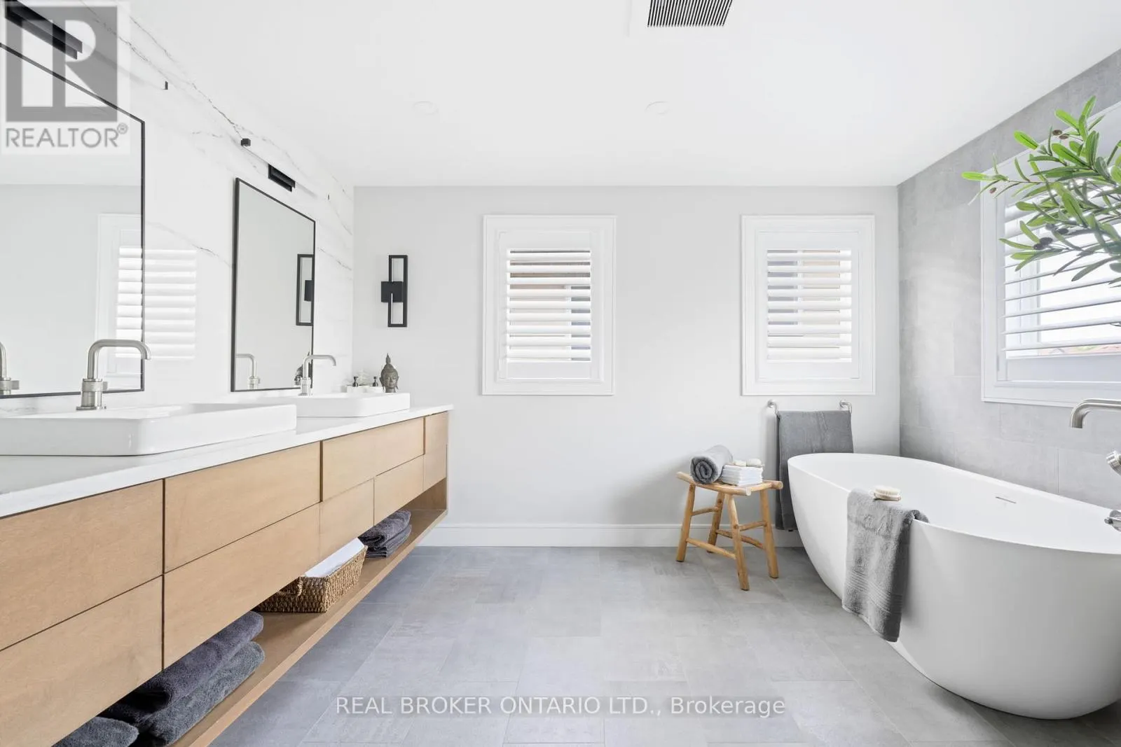 17 COUTTS COURT