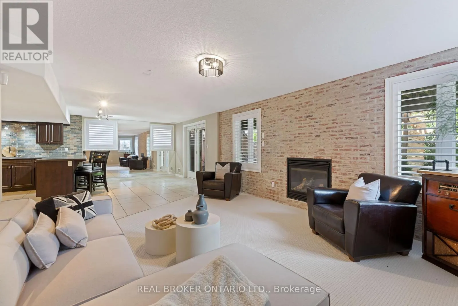 17 COUTTS COURT