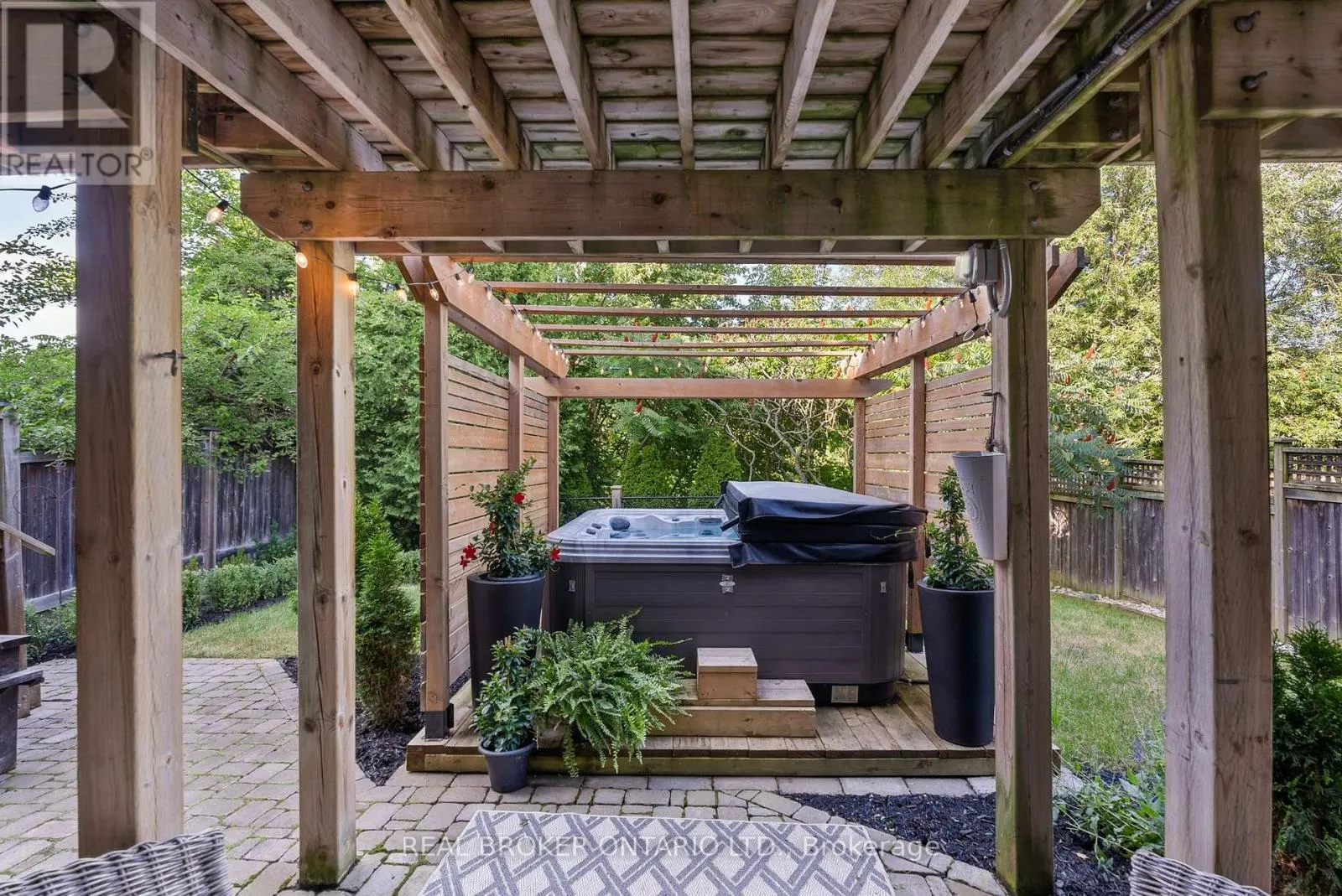 17 COUTTS COURT