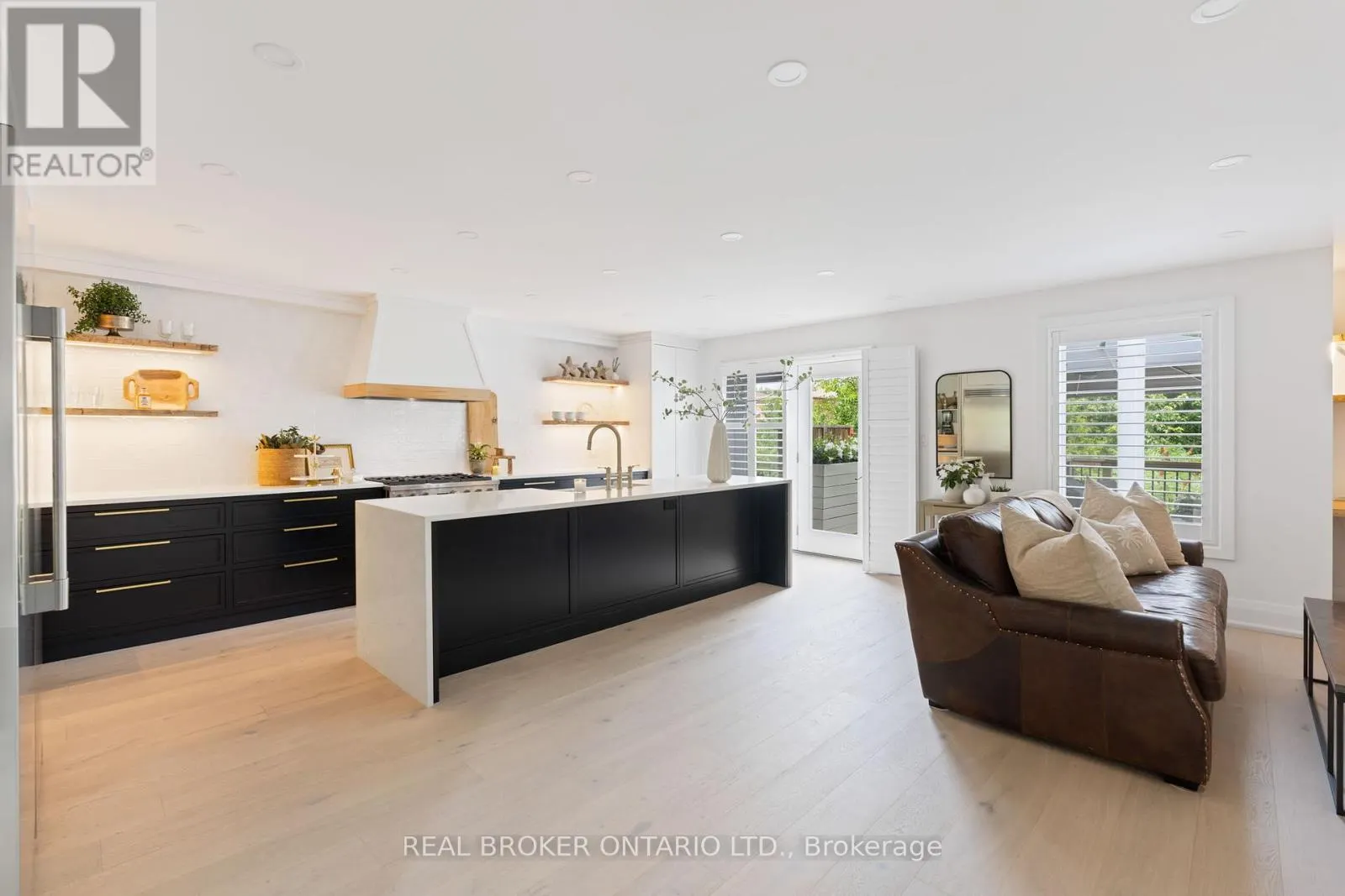 17 COUTTS COURT