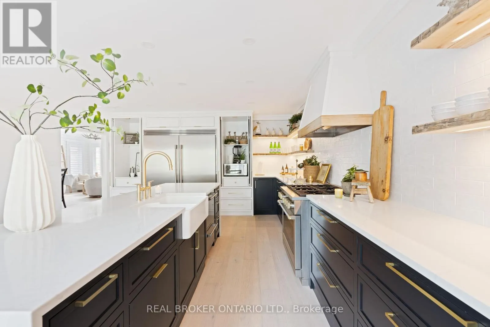 17 COUTTS COURT