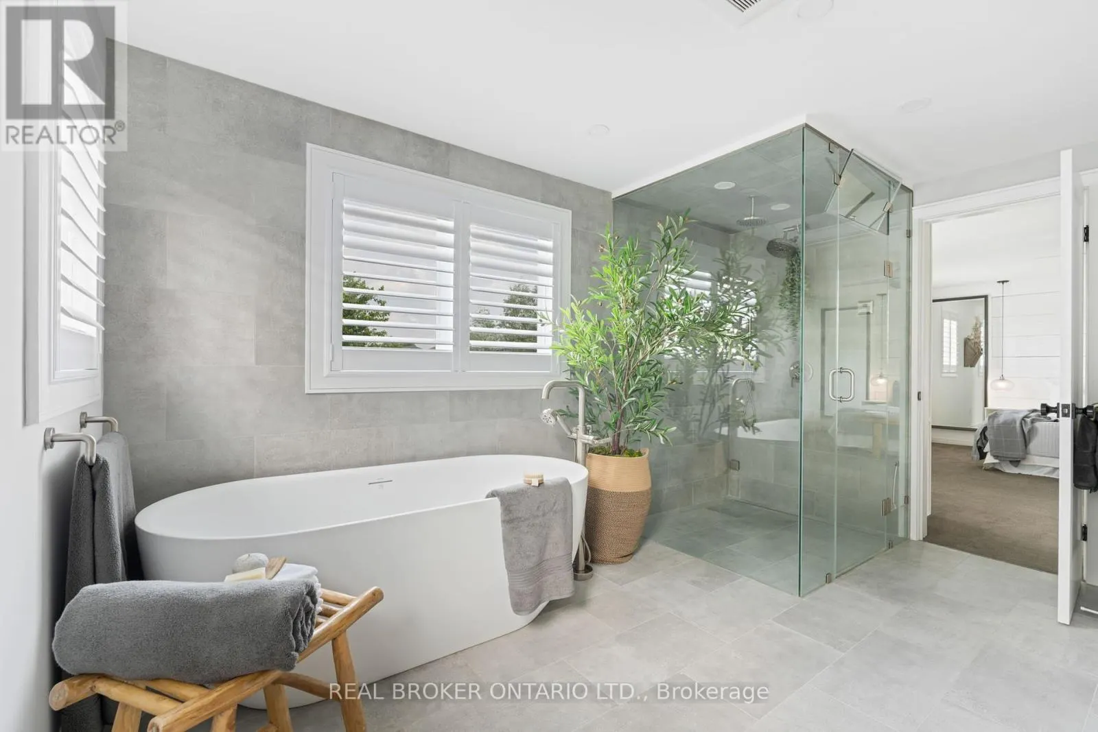 17 COUTTS COURT