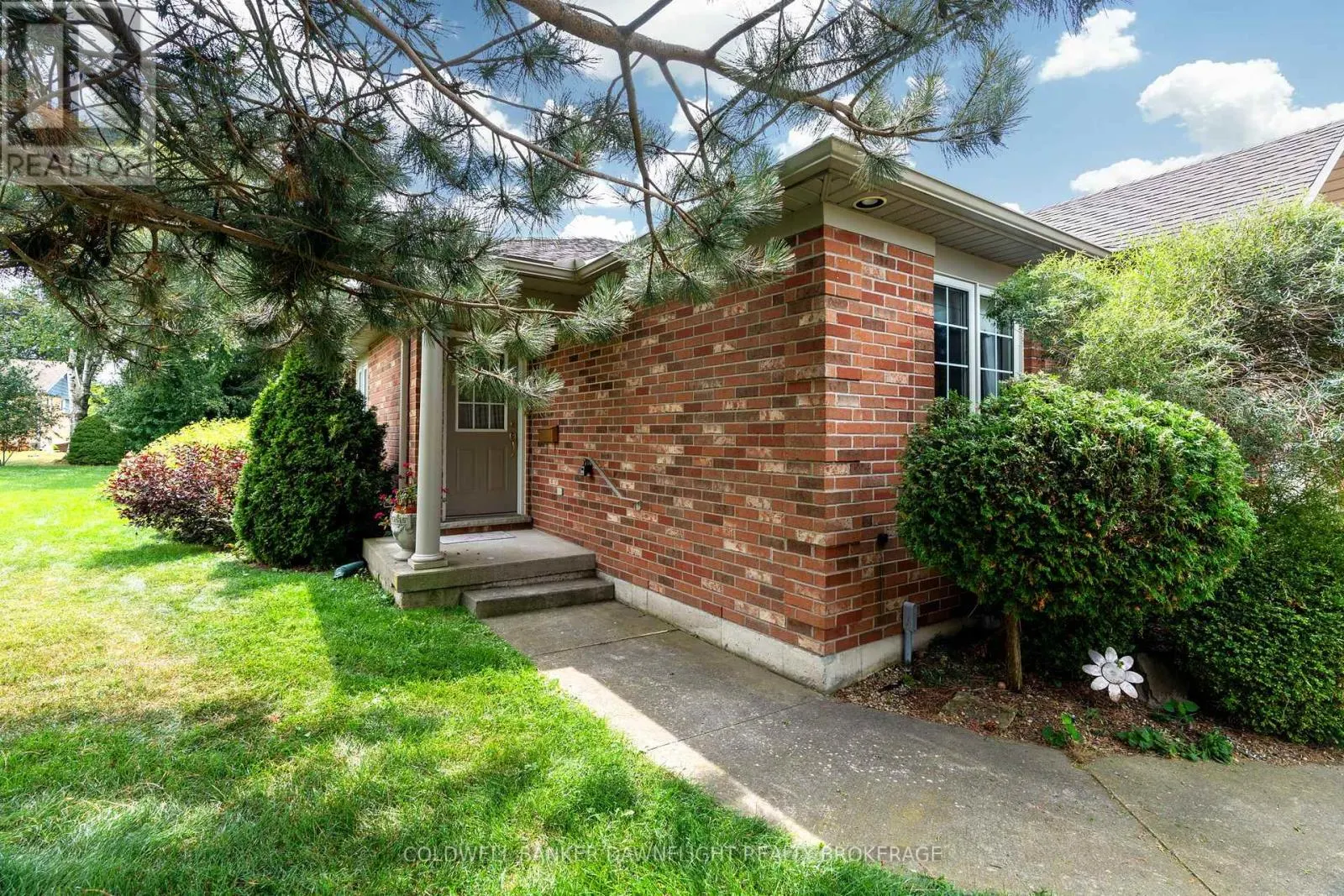 25 SHADOW LANE