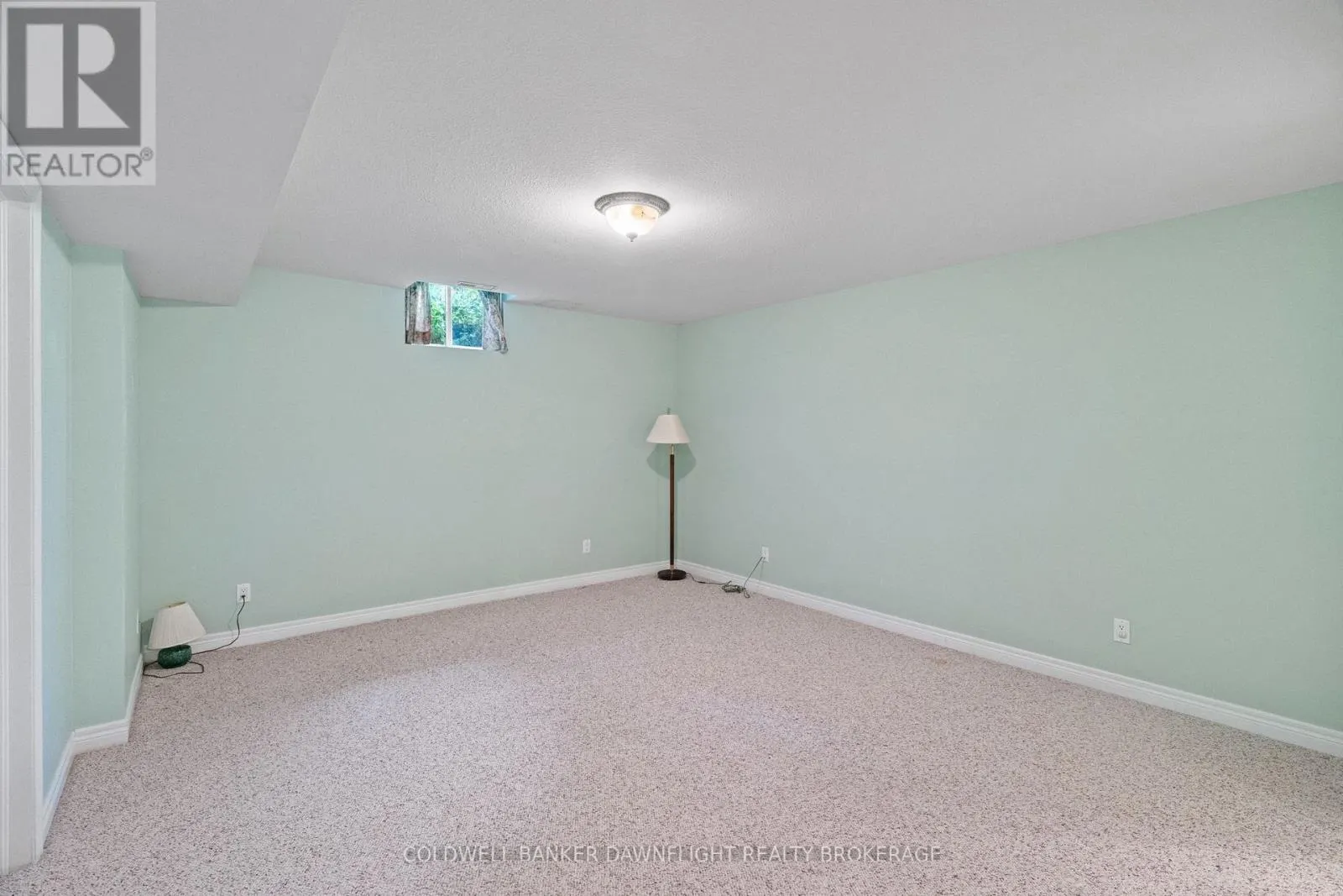 25 SHADOW LANE