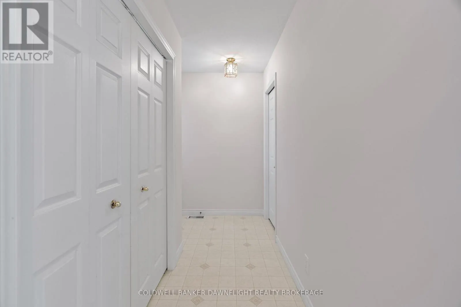 25 SHADOW LANE
