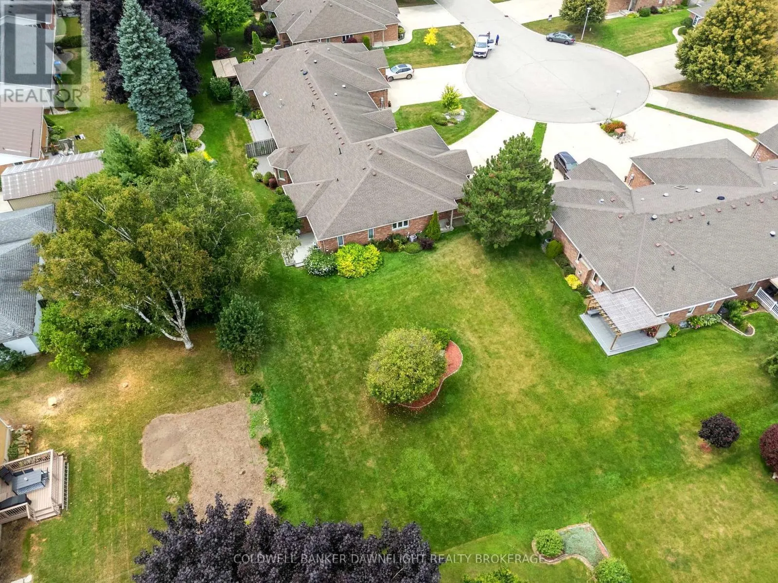 25 SHADOW LANE