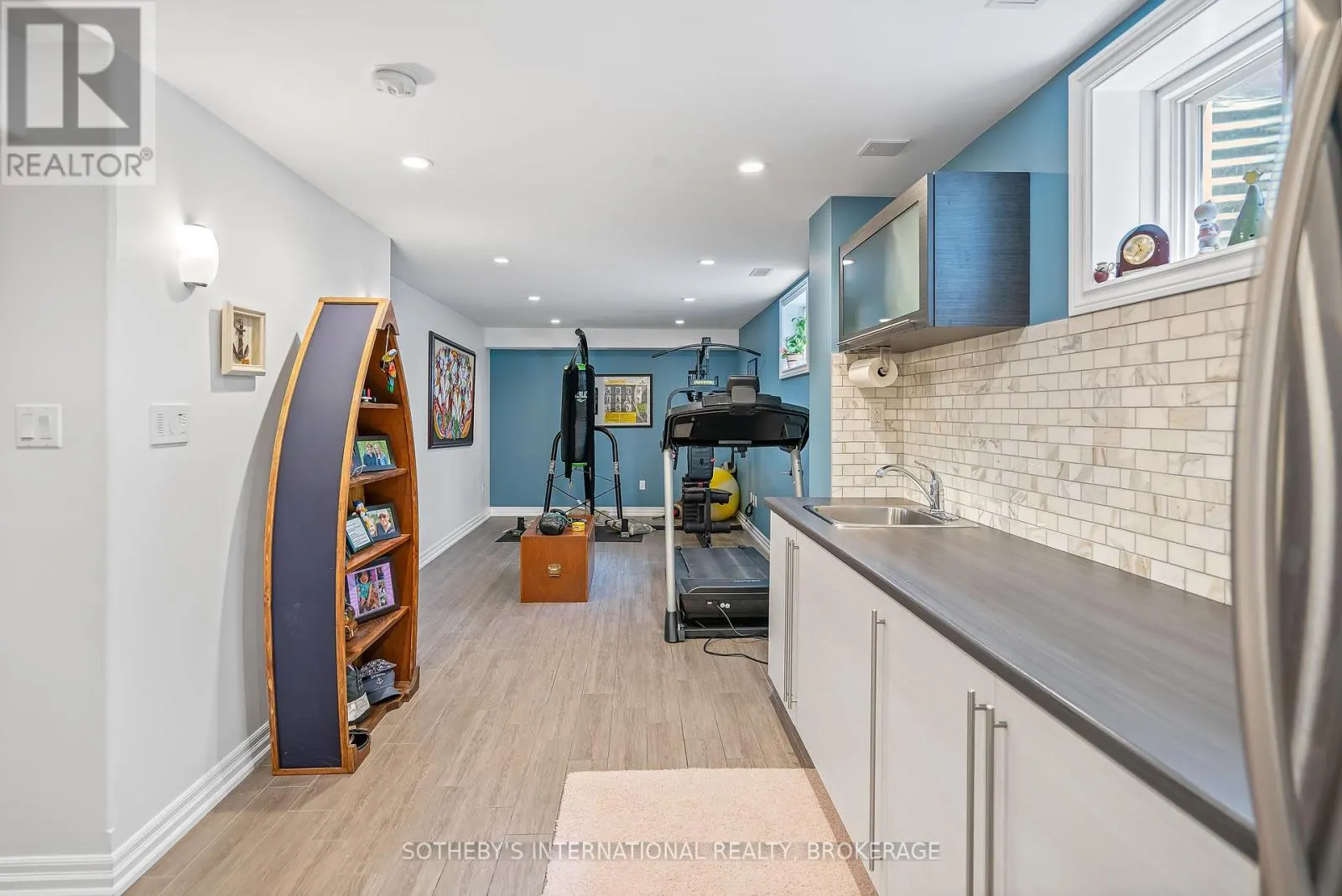 8548 FORESTVIEW BOULEVARD