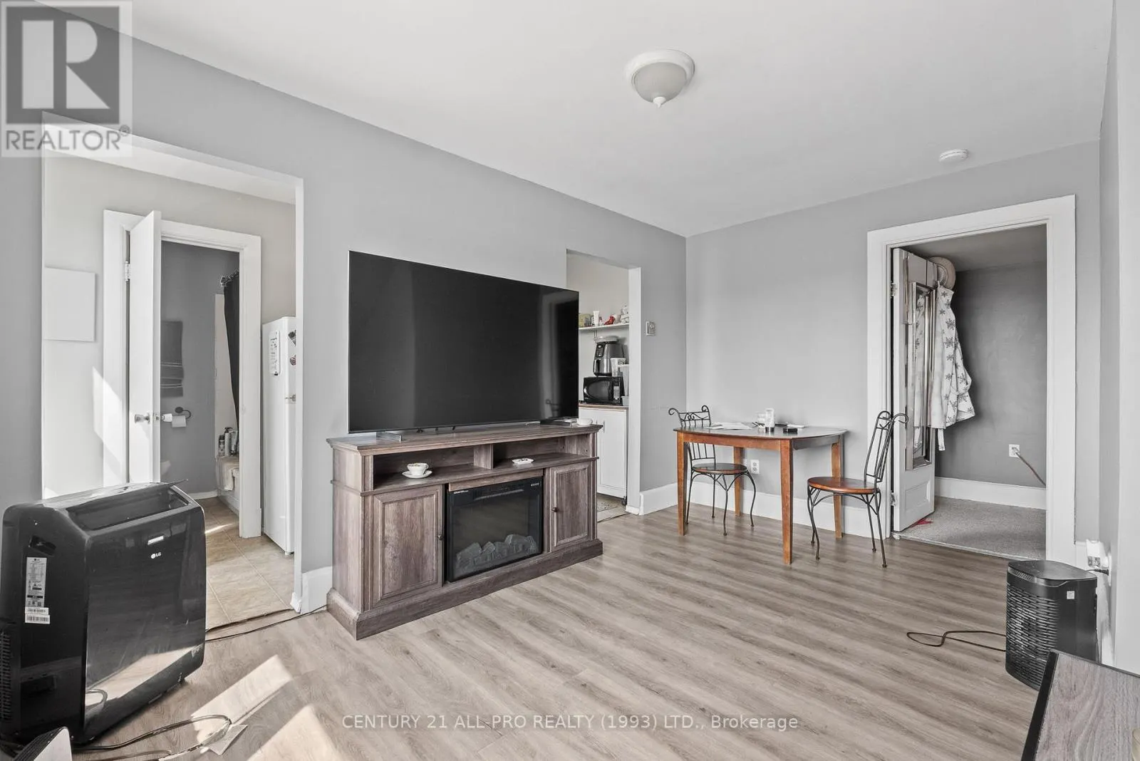 1 JAMES STREET W