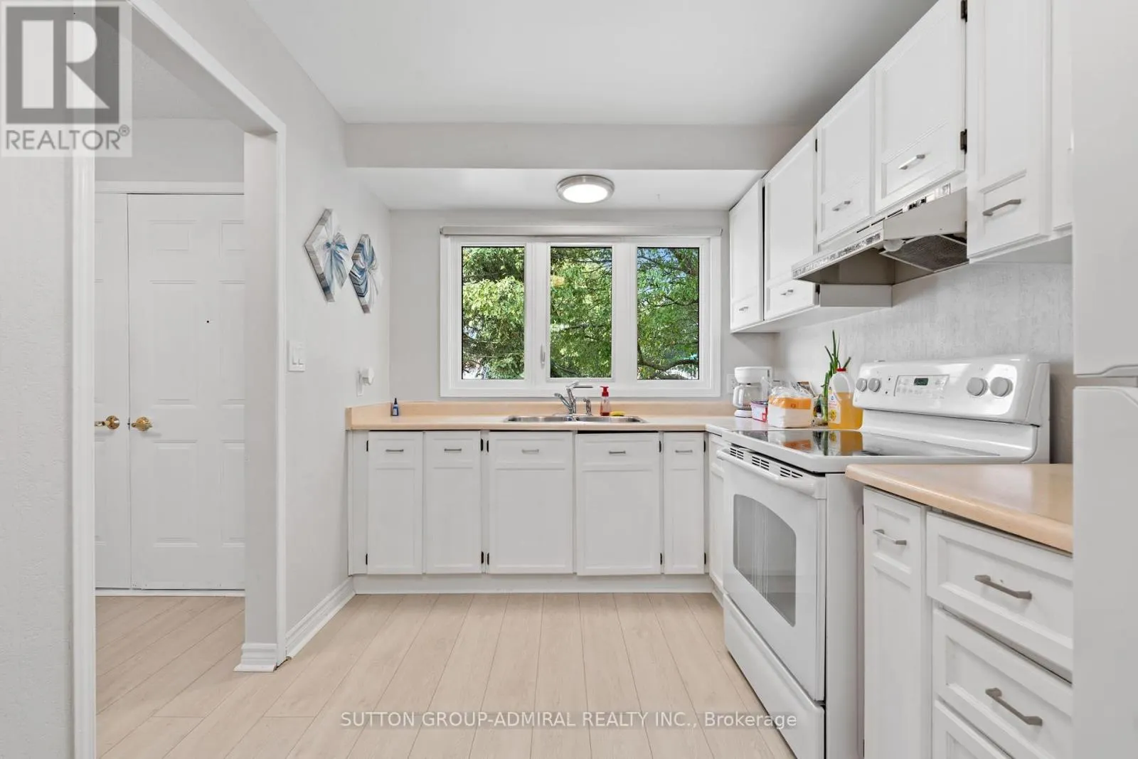 821 BRIDLE PATH CRESCENT