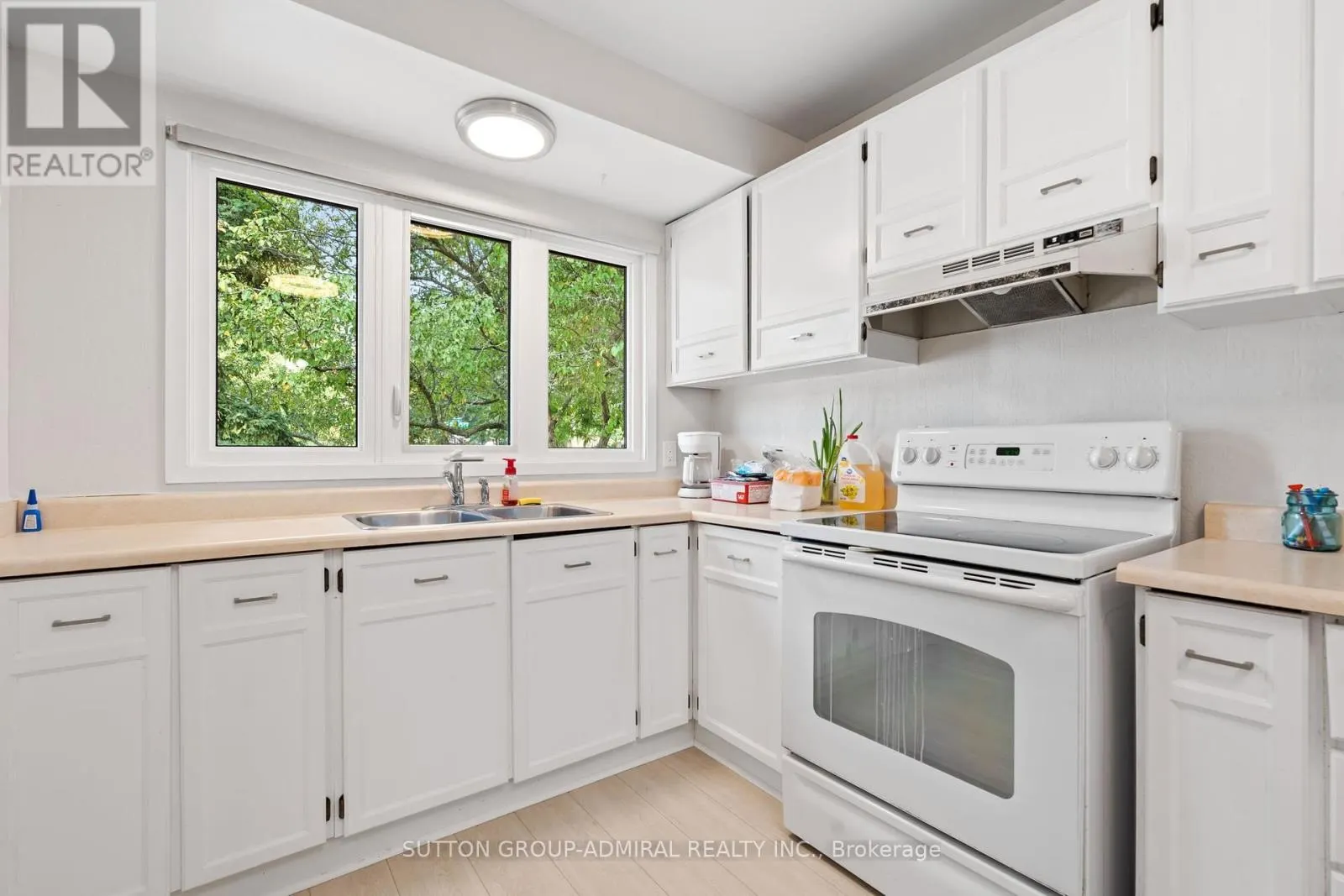 821 BRIDLE PATH CRESCENT