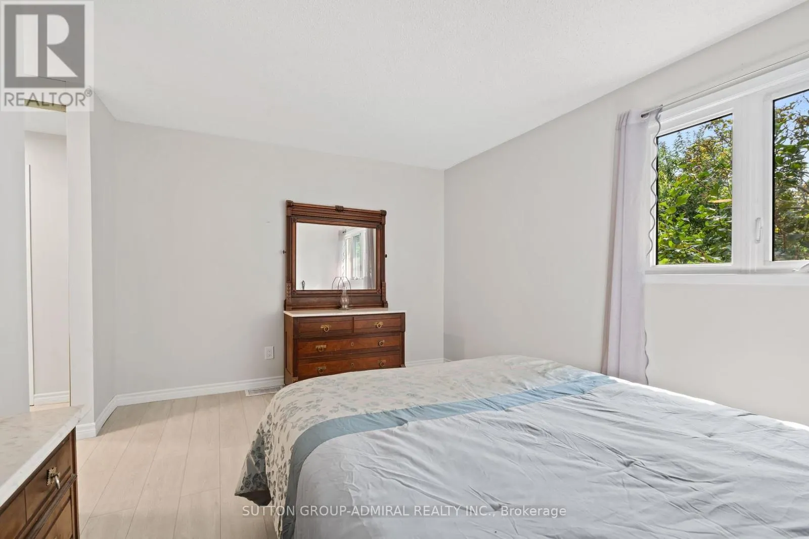 821 BRIDLE PATH CRESCENT