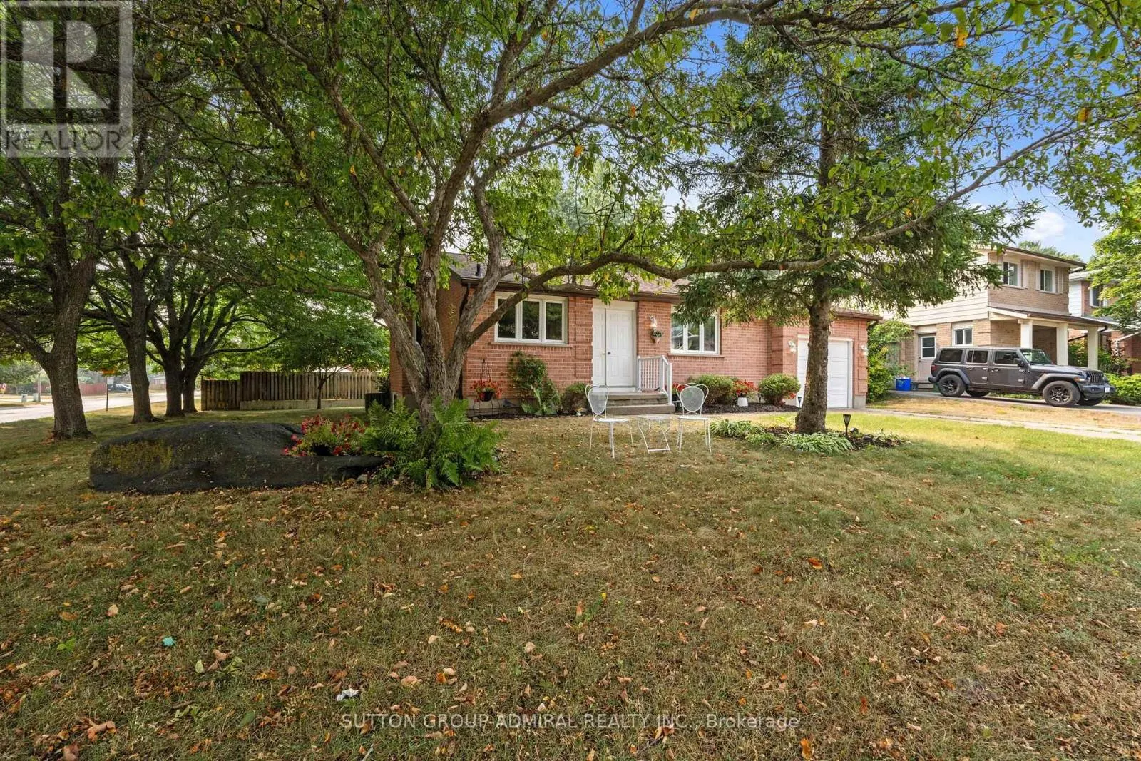 821 BRIDLE PATH CRESCENT