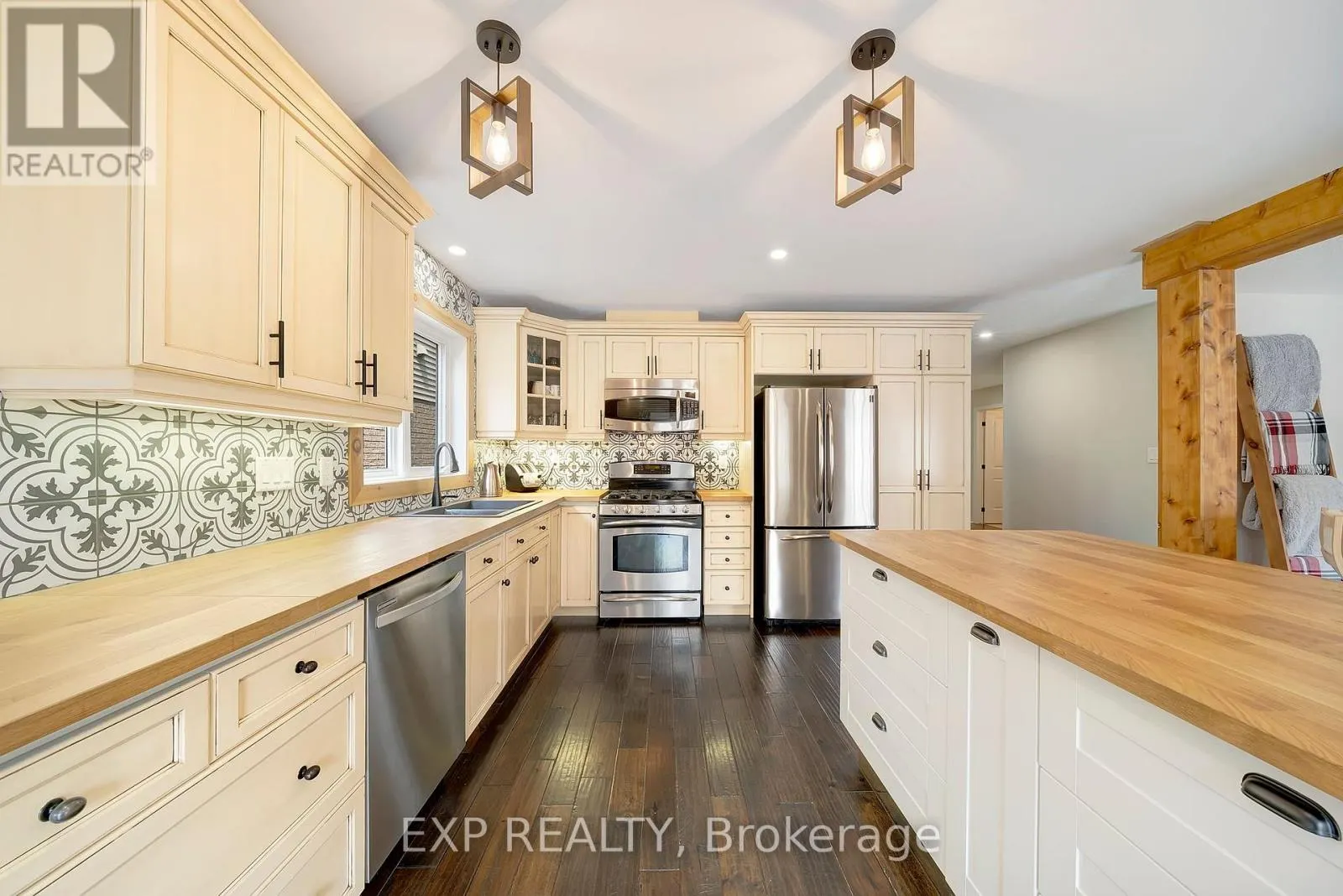 4882 ALLAN COURT
