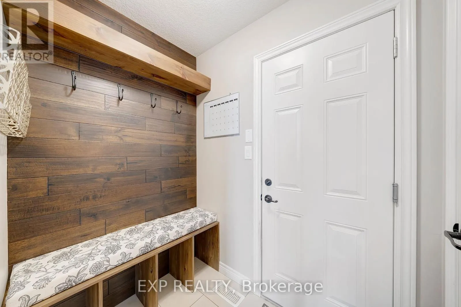4882 ALLAN COURT