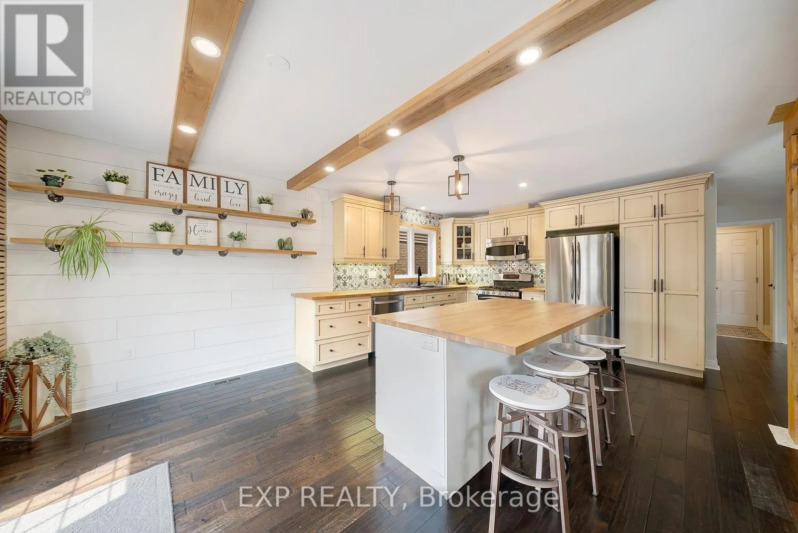 4882 ALLAN COURT