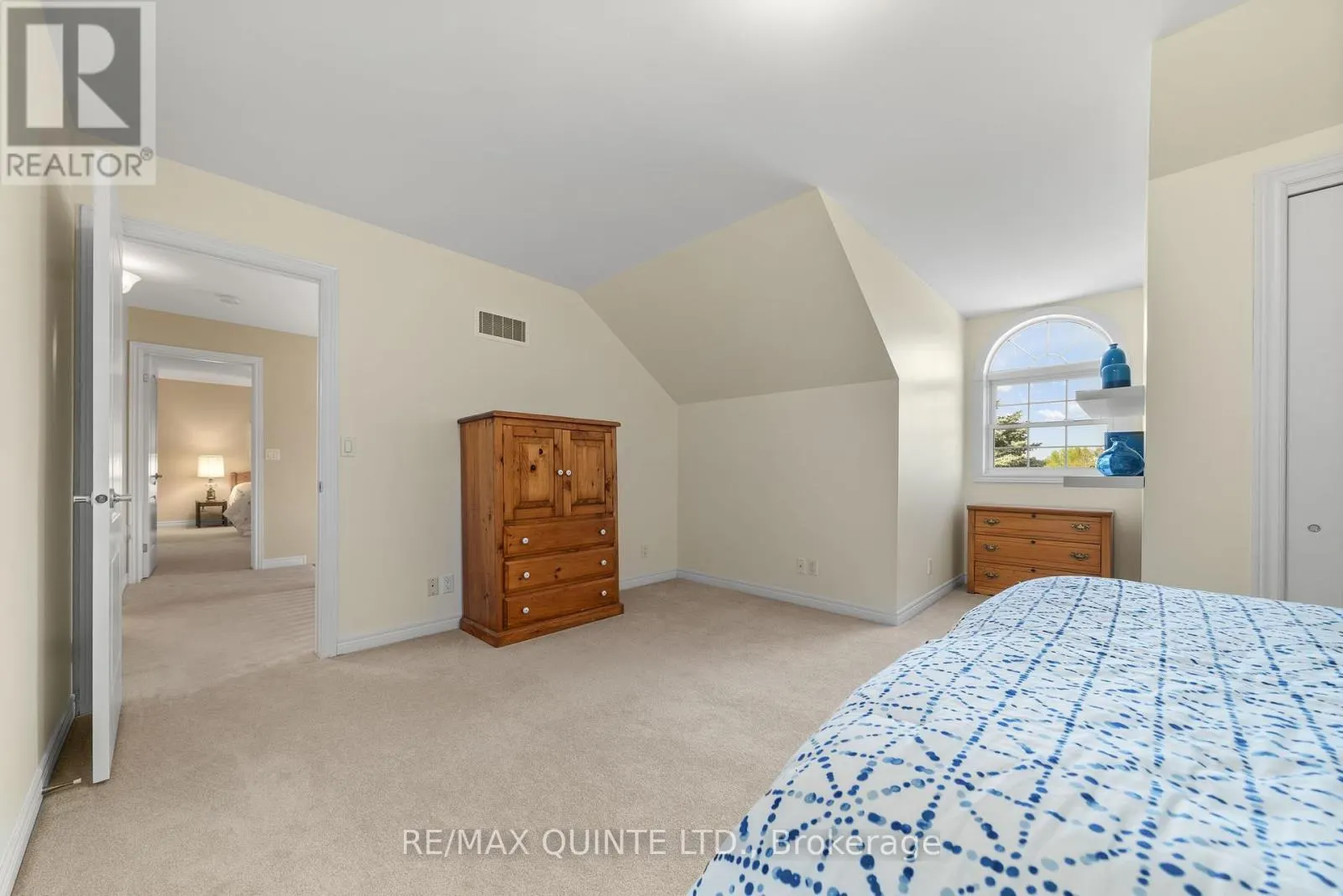 31 BAY BREEZE STREET