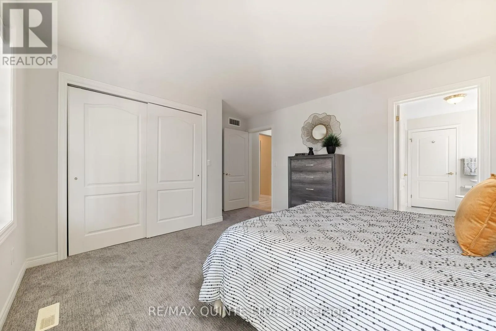 31 BAY BREEZE STREET