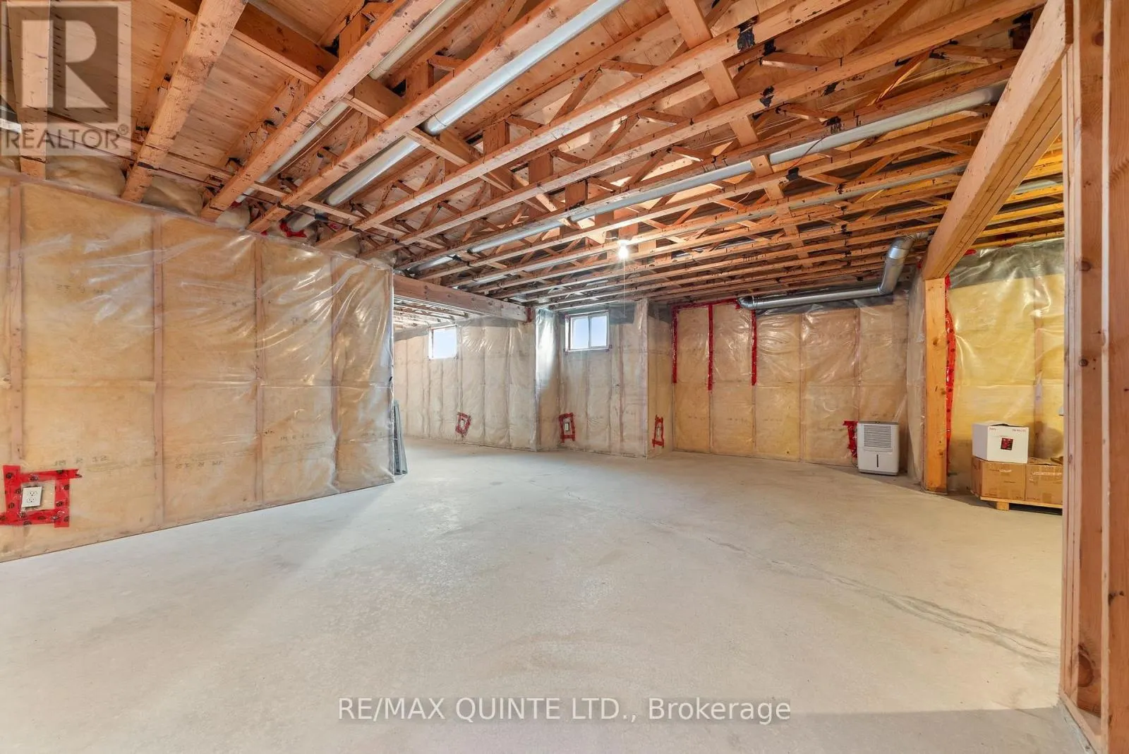 31 BAY BREEZE STREET