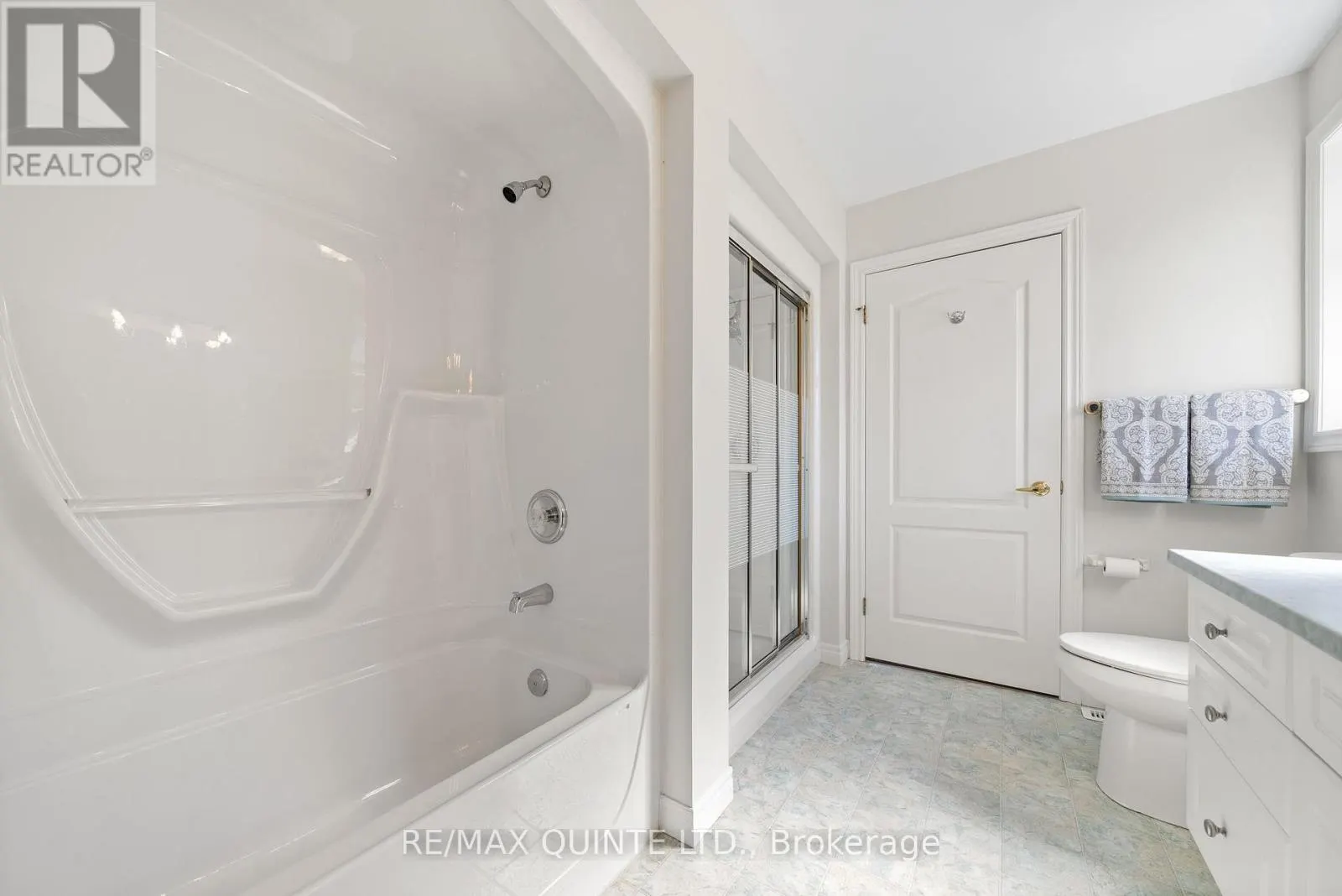31 BAY BREEZE STREET