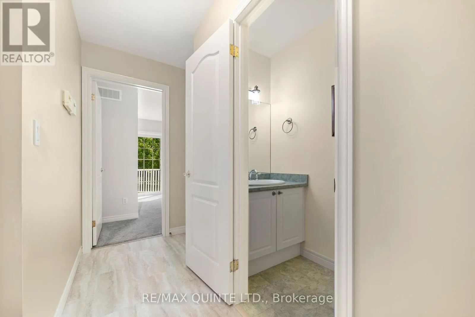 31 BAY BREEZE STREET