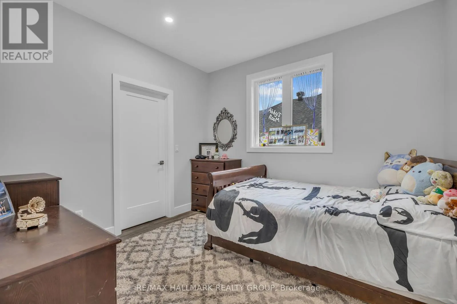 1077 SHEARER DRIVE