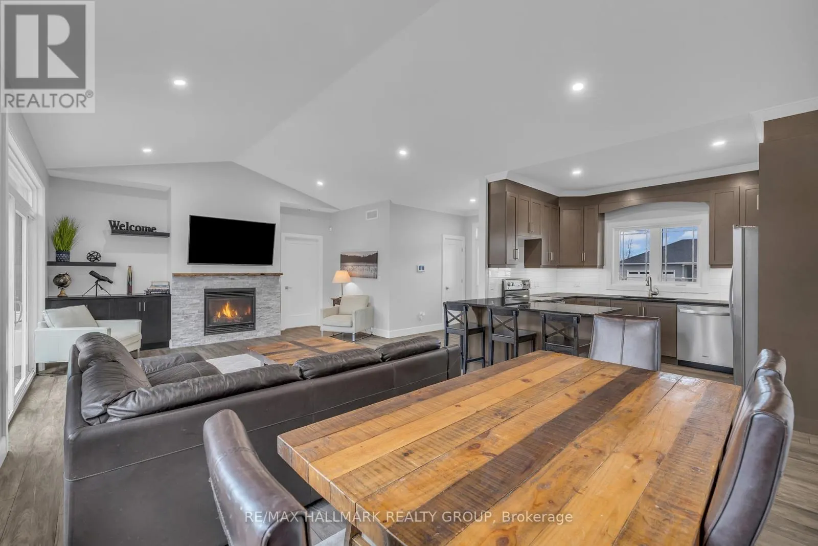 1077 SHEARER DRIVE